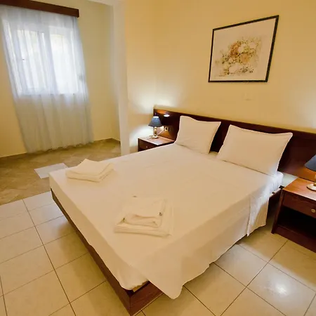 Stella Hotel apartamentowy Pefki