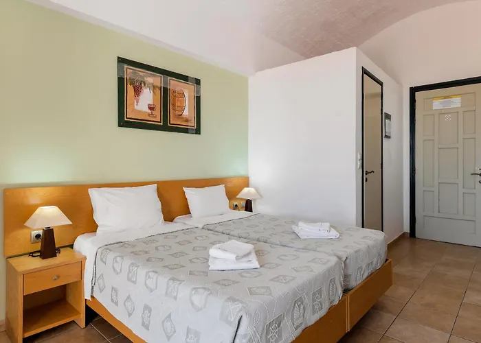 Stella Aparthotel 3*