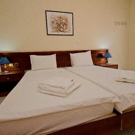 Stella Aparthotel 3*